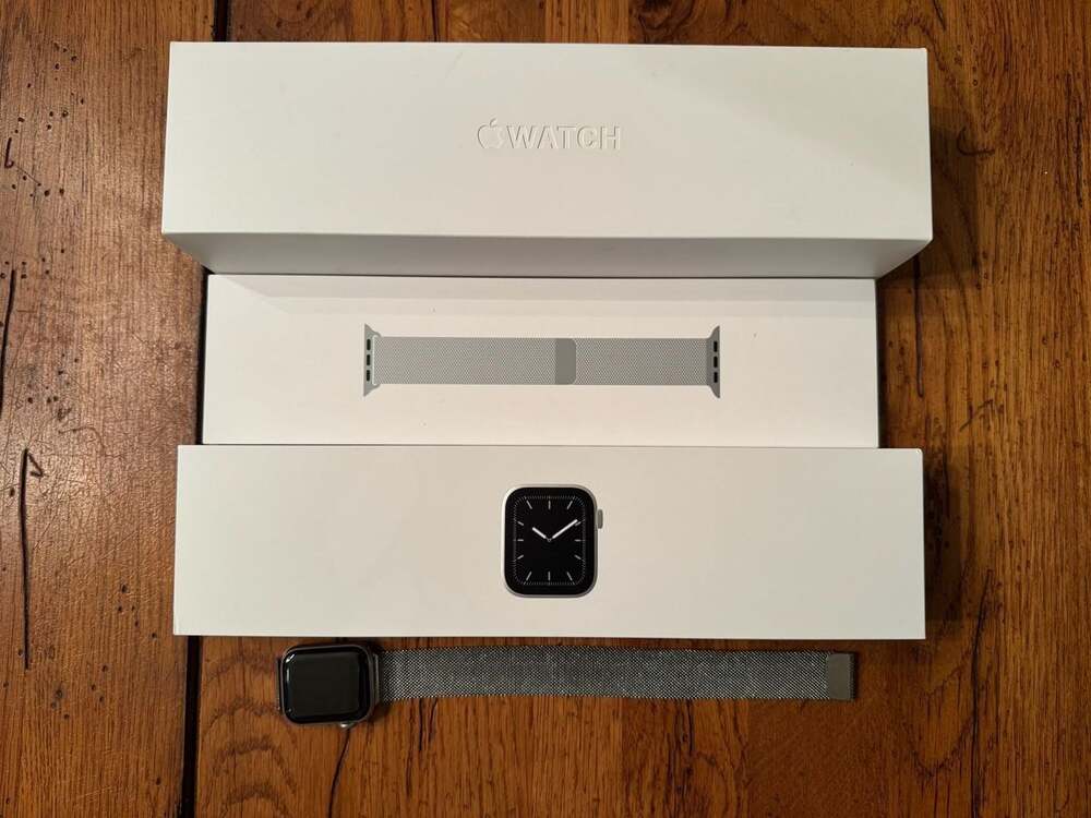 Apple Watch Series 6 44mm Stainless Steel Case with Milanese Loop